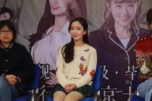 国产女星换装图片视频,国产女星演绎百变风格